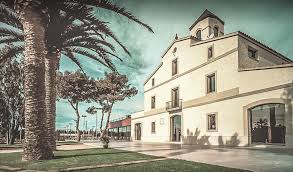 ES International School